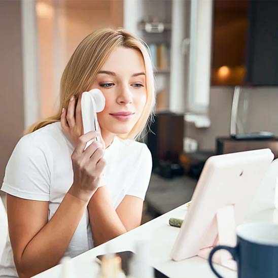 Appareil-de-massage-lifting-visage-EMS-micro-courant-masseur-raffermissant-pour-la-peau-beaute-rajeunissement-photons-LED
