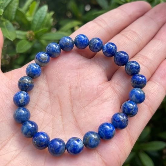 bracelet-en-perles-lazuli-bleu-grandeur