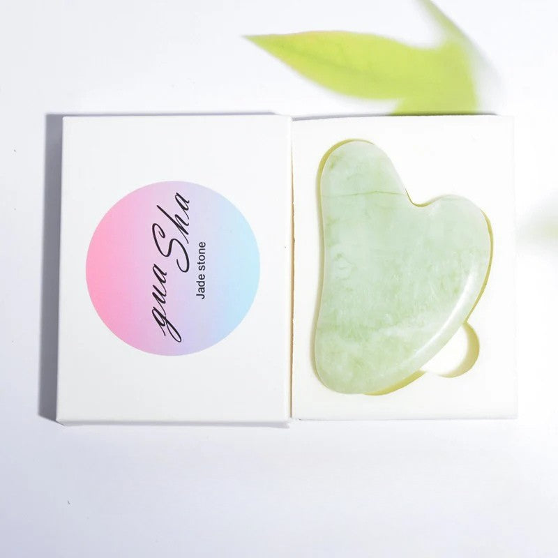 Gua sha assiette à gratter en forme de coeur de jade vert pâle