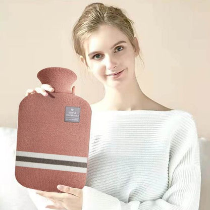 Coussin-chauffant-chauffe-main-femme-bouillotte