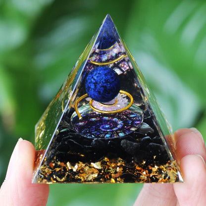 Statuette-orgonite-chance-pyramide-de-fortune-bleu-noir