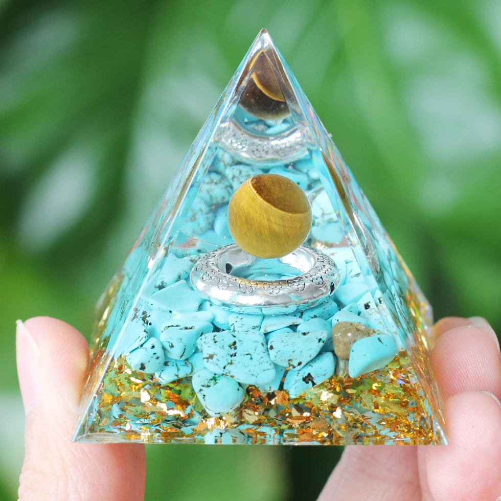 Statuette-orgonite-chance-pyramide-de-fortune-jaune-aqua