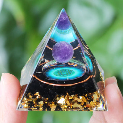 Statuette-orgonite-chance-pyramide-de-fortune-mauve-or
